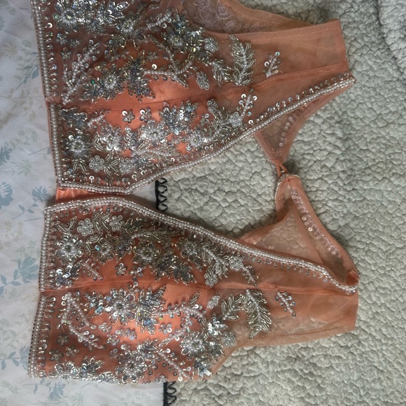 Bust: 32-33 waist :22-23 ONLY WORN  ONCE. LENGTH 3.4 ft. - Picture 6 of 7